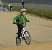 BMX Wilrijk Wielercentrum Antwerpen Moerelei 117 2610 Wilrijk 4 september - 15 november 5 maart - 28 mei Bus: 21, 140, 500 45 euro per periode Extra: 1 periode = 10 lessen.