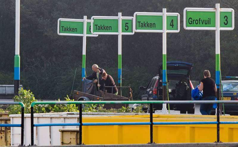 Grofvuil (brengen naar de milieustraat of halen aan huis ) Brengen Halen 2013 Aa en Hunze Assen Borger- Odoorn Gratis brengen naar Tegen betaling Tegen betaling het betaalveld van brengen naar naar