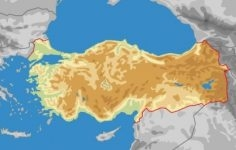 Samenvatting lesboek Samenvatting Paragraaf 4 water de witte olie Deze paragraaf gaat over de voor- en nadelen van stuw- dammen en meren. In de bergen van Oost- Turkije valt veel neerslag.