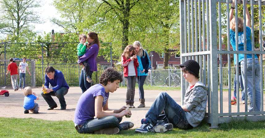 Jongeren vertellen, Pactum luistert medezeggenschap Pactum werkt in Deventer en Lochem met een andere vorm van cliëntenparticipatie: spiegelgesprekken.