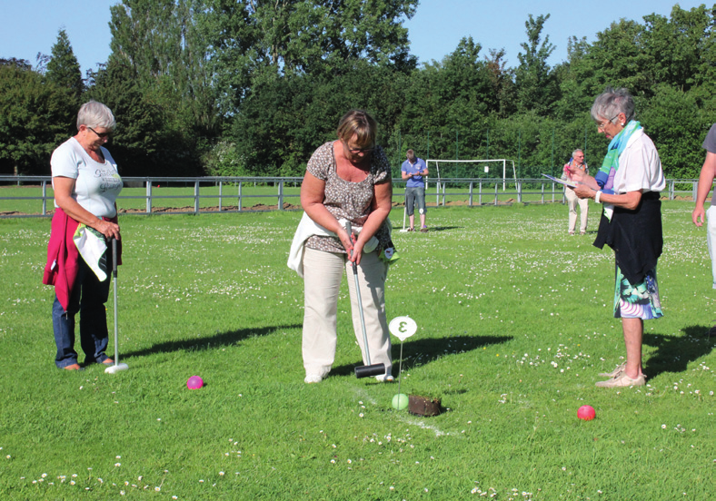 Krolf in 2015 sportdienst Brugge Kennismakingslessen vrijdag 3 april, 13.30 tot 14.30 u: kennismaking met krolf voor iedereen Lessenreeks vrijdag 24 april, 13.30 tot 14.30 u vrijdag 8 mei, 13.