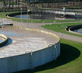32 33 RWZI energiefabriek gereed in 2016. Daarnaast winnen we op deze zuiveringen ook fosfaat uit afvalwater. Op de rwzi Apeldoorn hebben we een centrale regiekamer ingericht.
