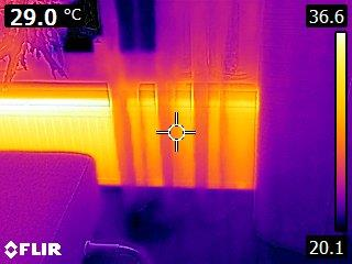 Gedurende het nemen van de foto s tijdens de woningopname was er een buitentemperatuur van circa 5 graden Celsius.