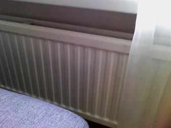 De temperatuur van de radiatoren in de woning die werden verwarmd hadden een temperatuur van circa 30 à 40 graden