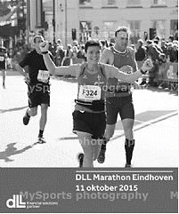 Gisteren de marathon van Eindhoven gelopen. Afgeklokt op 03:32:32. maandag 12 oktober 2015 Koude start daar in Eindhoven, amper 6 voor de start.