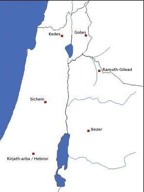 op het gebergte van Nafthali; Sichem, op het gebergte van Efraïm; Kirjath-arba, deze is Hebron, op het gebergte van