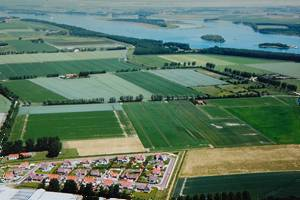 Bijzonderheden Perceeloppervlakte: 1483 m2 Inhoud woning: 847 m3 Inhoud garage: 136 m3 Bouwjaar: 2004 Het gezegde ''dit is echt een aanbod dat u maar zelden tegen