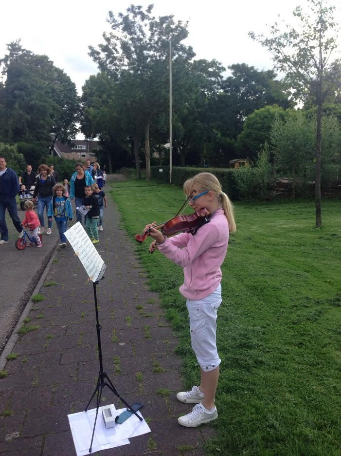 De Holm terecht gekomen. We denken met haar een energieke, creatieve en goede leerkracht in huis te hebben gehaald die een toegevoegde waarde is voor onze school.