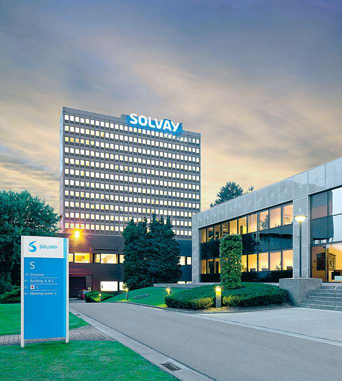 SOLVAY Monoholdings hebben een nadeel tegenover andere holdings. wachting een brutodividendrendement van ongeveer 4,5, of een nettodividendrendement van 3,3.