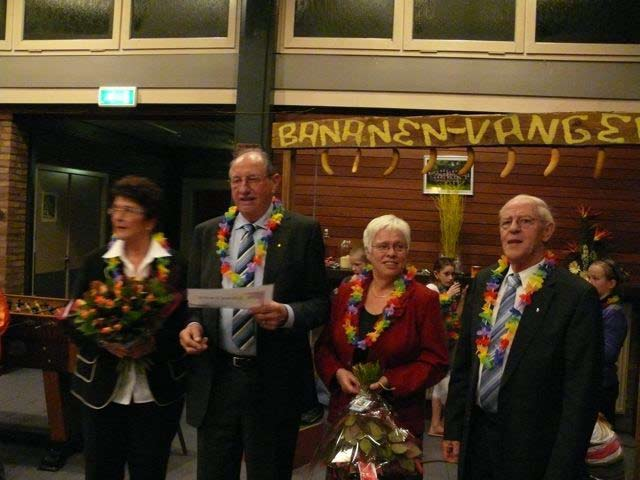 De gekozen teksten voor de lezingen waren treffend en dit allemaal samen was de fanfaar op zijn best. Het hoogte punt van de feestavond was de huldiging van twee jubilarissen.