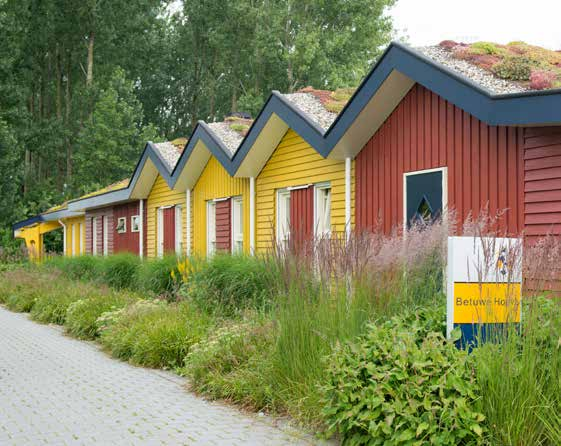 De Betuwehoeve Milieubewust in een kleinschalige omgeving Ed Hoorninkhof 1, 4103 VL Culemborg Verder vindt u er: betrokken familie en vrijwilligers een prachtige tuin met meerdere terrassen zeer ruim