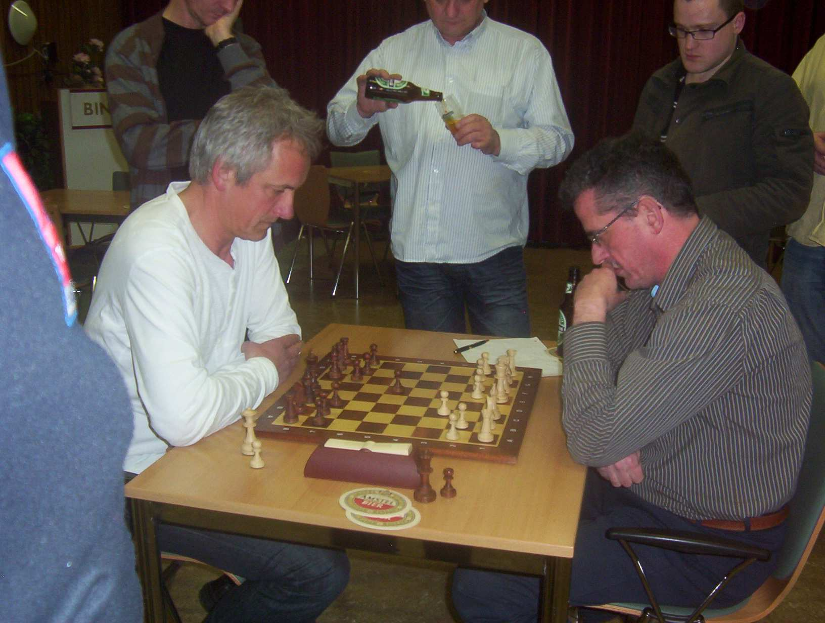 onderlinge partij remise overeen en wonnen hun overige partijen, waardoor zij met 9½ uit 10 bovenaan eindigden. Beide spelers plaatsten zich hierdoor voor de kruisfinales.
