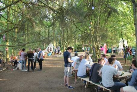 Beste ouders Op 5 en 6 mei zijn jullie meer dan welkom op onze jaarlijkse Olmenfeesten.