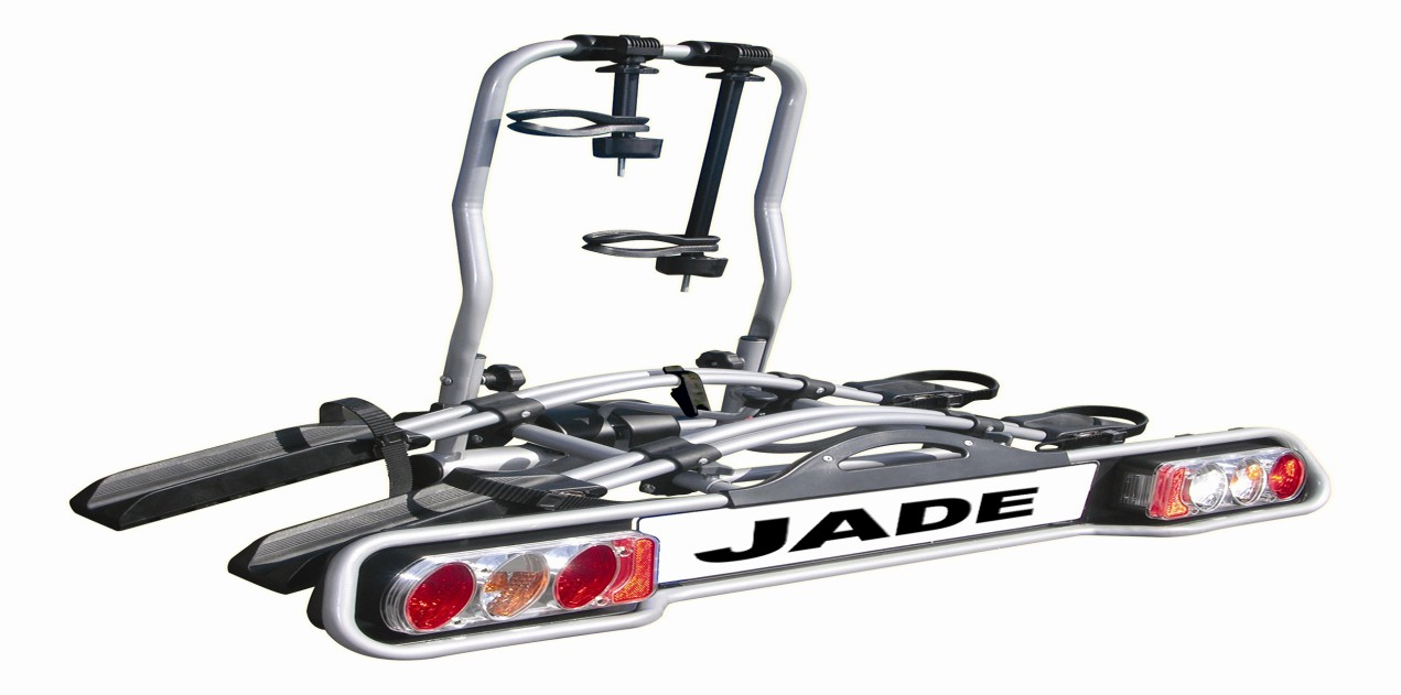 Hij wordt geleverd met flexibele frameklemmen waardoor er geen belasting is op het crankstel van de fiets. De verlichting van de fietsdrager Jade wordt uitgevoerd in 7 en 13-polige stekkers.