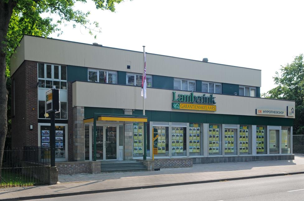 CONTACT Lamberink Woningmakelaars Assen Postbus 993 9401 KX Assen T 0592338410 assen@lamberink.nl www.lamberinkassen.