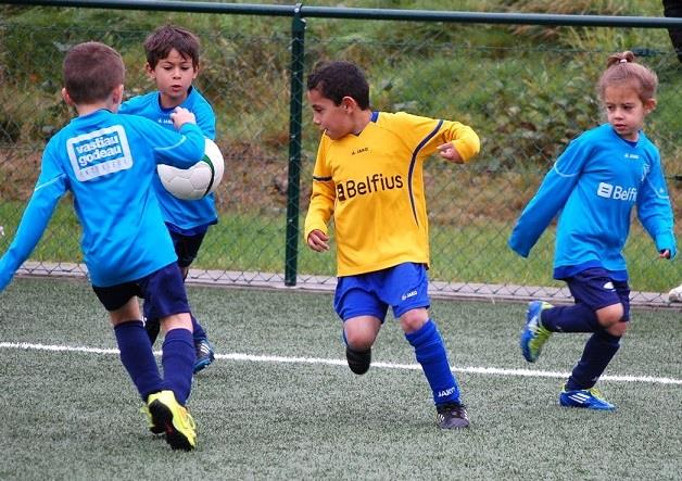 Afgevaardigde van de maand: Patrick Van den Hemel (U15 reg.) Hobby s: naast voetbal ook fietsen (mountainbike).