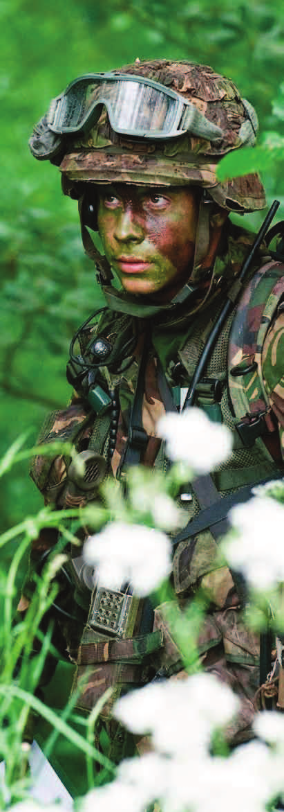 Landmacht bezuinigingen Landmacht bezuinigingen Blijf vooral current Direct na de briefing van C-LAS aan zijn (onder)commandanten vroeg Landmacht enkele toehoorders naar hun reactie.