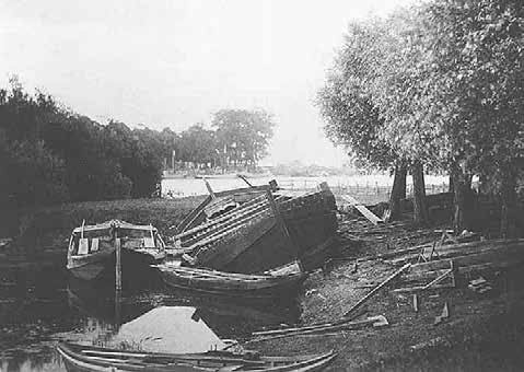 Afb. 34n. Ongedateerde foto van de scheepswerf van de familie De Goede [uit: 92].