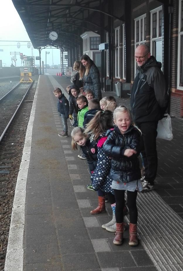 Groep 2 is ook bezig met de citotoetsen. Taal is al geweest en rekenen komt deze week. Ze maken er 2, dus daarna zijn ze ook weer klaar.