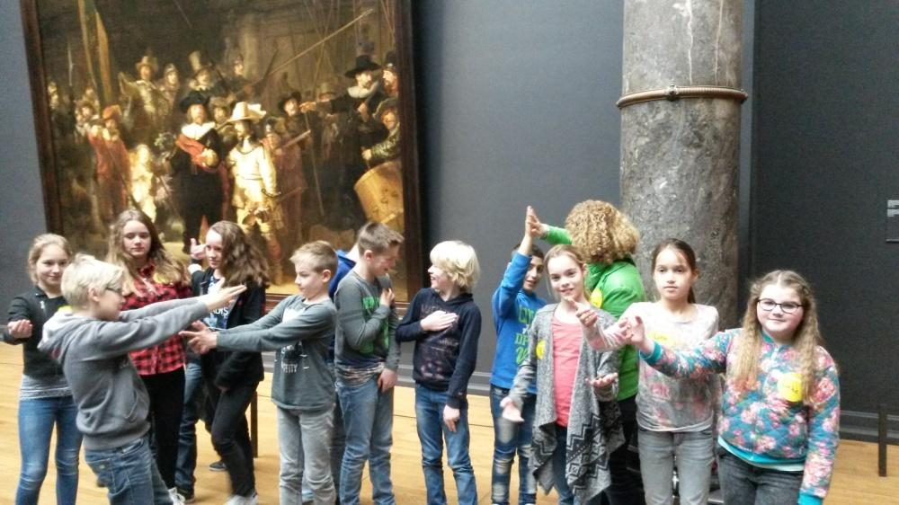 Bezoek Rijksmuseum Op vrijdag 8 januari gingen we met alle groep 8 kinderen van Pater Eymard, Berg en Beek en Willem Christiaans naar het Rijksmuseum met de bus.