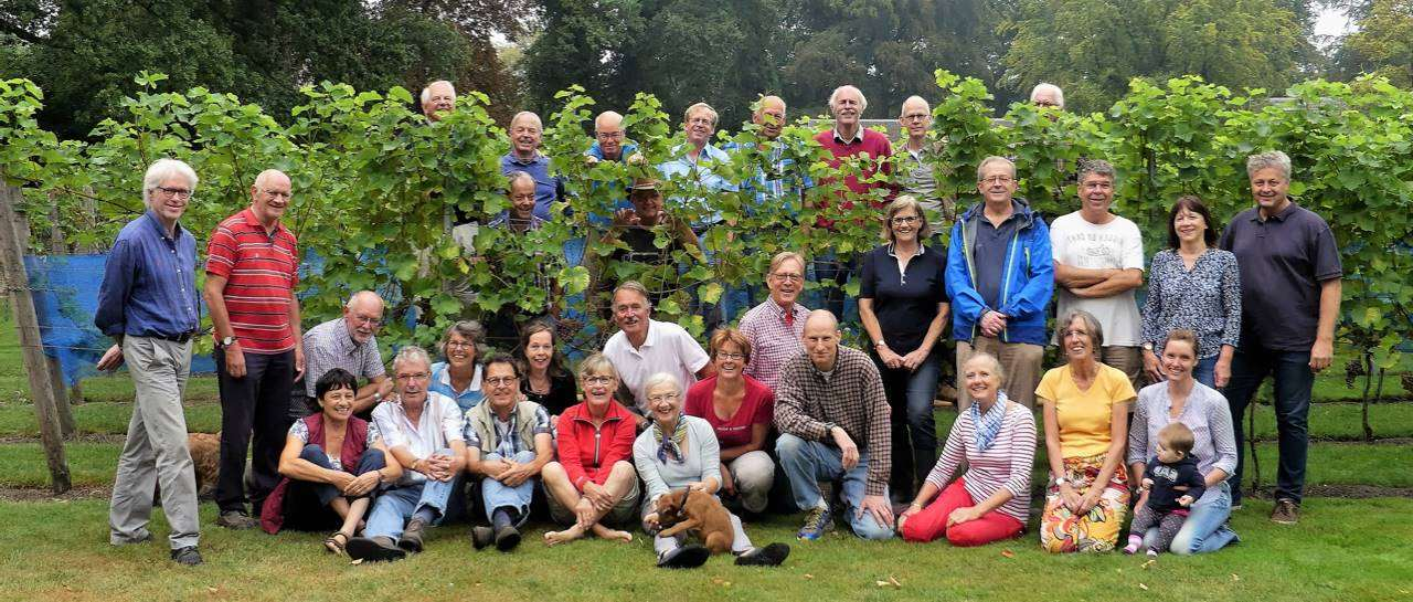 Achtergrond Gestart in 2013 met als oorspronkelijk doel: langjarig project om lokale doelen te steunen Initiële investering gedaan met behulp van fondsen, sponsors en donateurs Thans