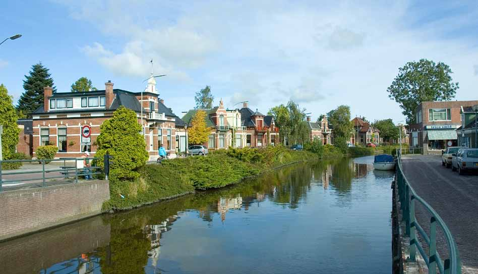 De nieuwe woonwijk Ter Laan 4 is onderverdeeld in vijf buurtjes die stuk voor stuk worden gekenmerkt door een eigen sfeer: De Hofjes, de Lanen, Waterwereld, De Erven en