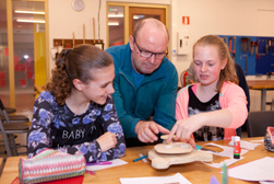 Een deel van die tijd heb je les, de overige uren zijn bedoeld voor huiswerk en zelfstudie.