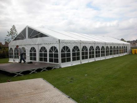 Tenten Atlanta Tent Hal De Atlanta tent hal heeft een aluminium frame. Het dak bestaat uit wit lichtdoorlatend zeildoek A35.