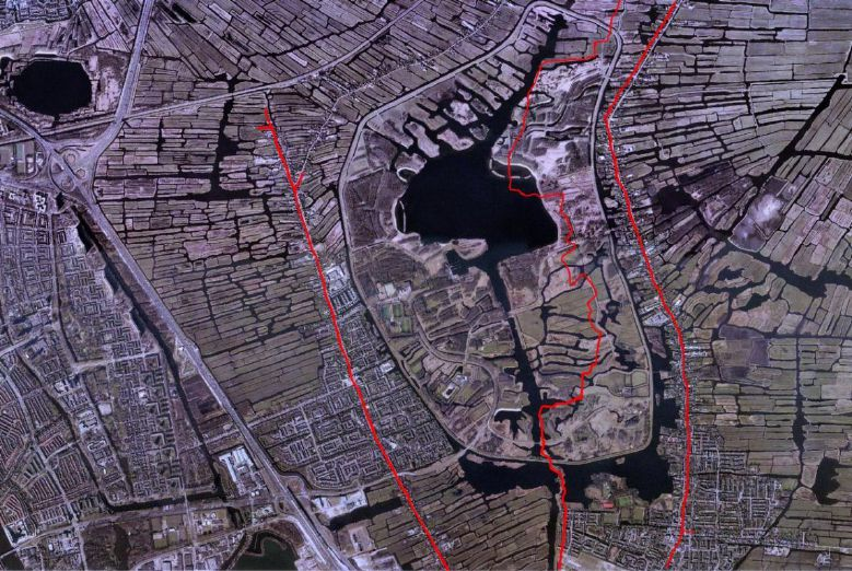 Voor de inpoldering was het een moerasachtig gebied waar een aangelegde dijk, de Luyendijk doorheen slingerde. Het was niet meer dan een verhoogd pad, een luie dijk.