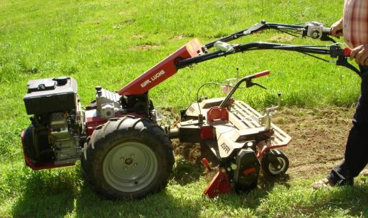 - KÖPPL Power Box Rake Het egaliseren van de bodem kan door vervuiling van stenen, bouw- en ander