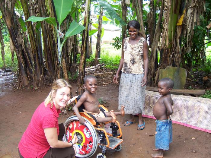 1.Doelstellingen, visie en werkwijze van Uganda on wheels foundation Doelstellingen Uganda on wheels foundation wil de armste mensen in Uganda helpen in hun strijd tegen armoede en wil komen tot een