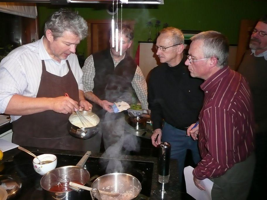 KWB Koken (gebakken hertenzadel) De woensdagen 3 en 10 december 2008 zullen voor 12 KWB-leden als een unieke ervaring in het geheugen gegrift blijven.