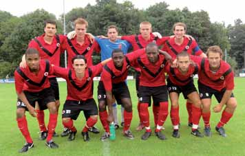 Onder de aanwezigen ook de voltallige A-selectie en technische staf, die met elkaar hadden waargemaakt wat in de voorgaande 34 jaar niet gelukt was: kampioen worden in de Hoofdklasse A.