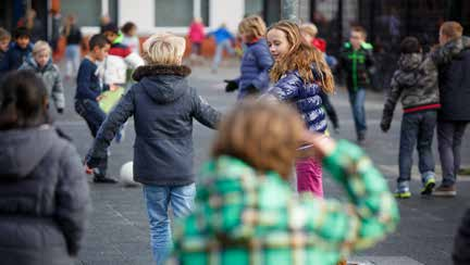 werkers stimuleren de kinderen hun brood op te eten. Dit stimuleren gebeurt op positieve wijze en heeft geen dwingend karakter. Brood dat niet is opgegeten, gaat weer mee terug naar huis.