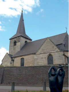 SINT GEERTRUID Komende vanaf Eckelrade gaan we linksaf door het dorp. De dorpskern is een beschermd dorpsgezicht met een middeleeuws stratenplan.