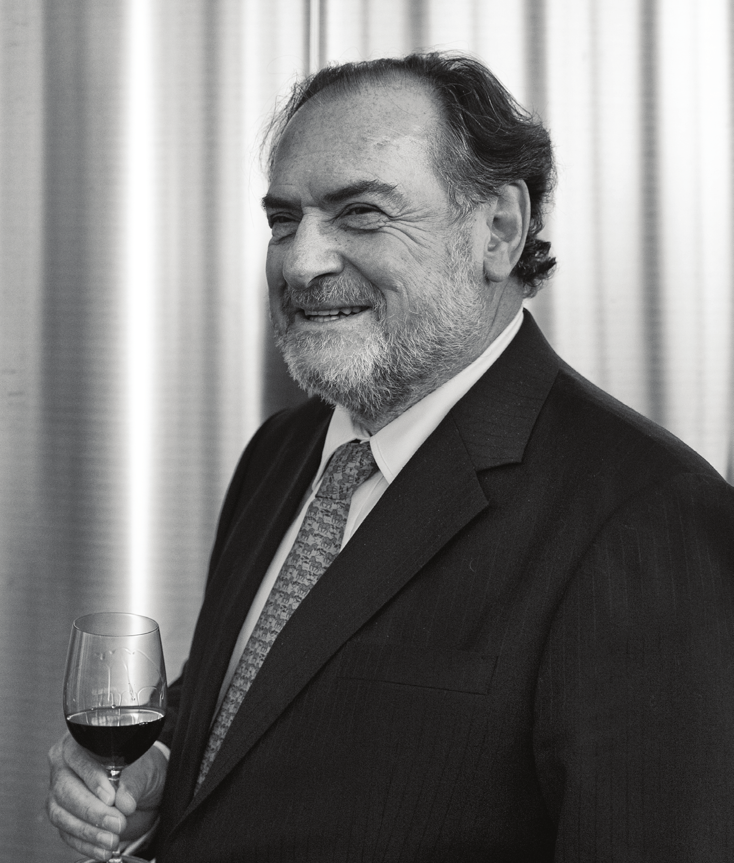 Michel Rolland Kind van de streek van Libourne, Michel Rolland is de meest geraadpleegde en bekendste oenoloog geworden van de planeet door het bouwen van wijnen die bekoren en die de beste plaatsen