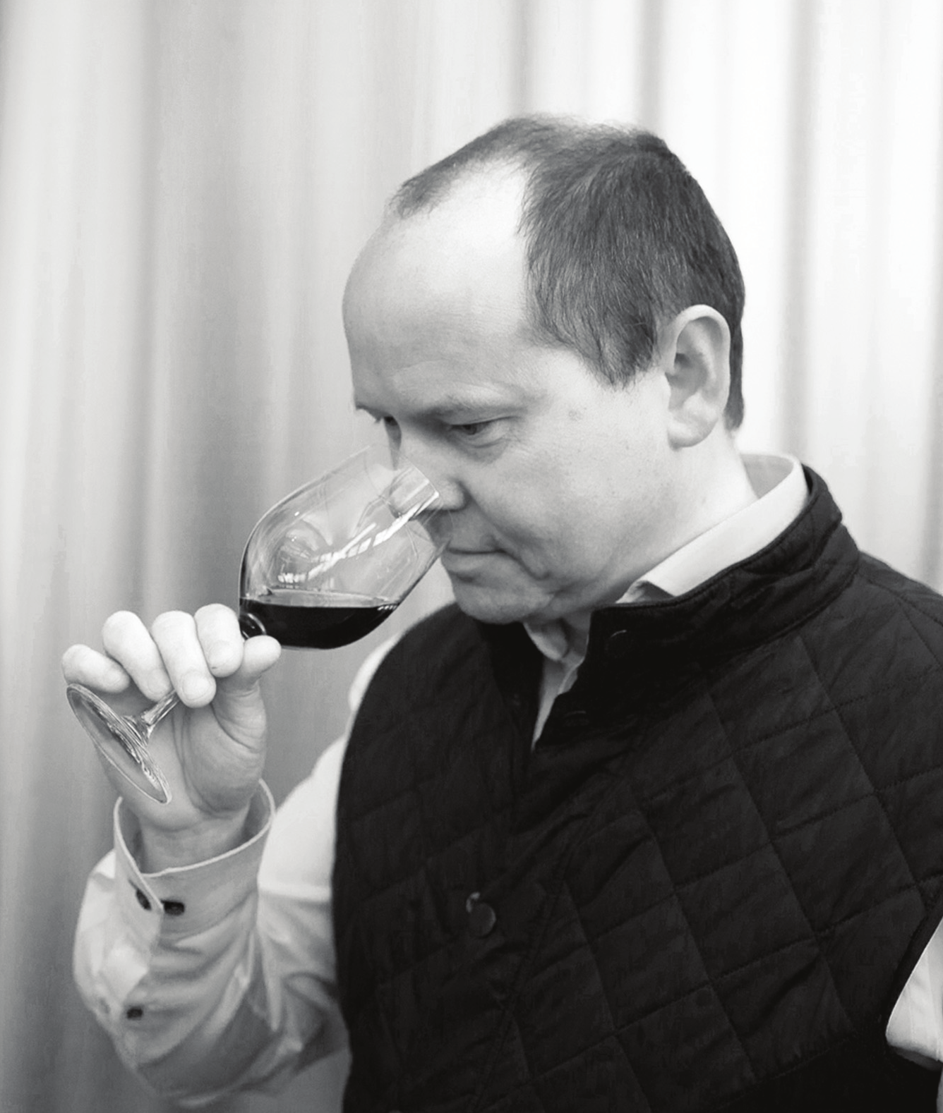 Kris Couvent Kris Couvent verdiende zijn sporen als handelaar en producer in de wereld van de wijnbouw.