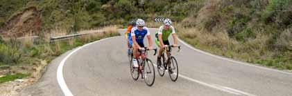 Mallorca Mallorca, het grootste eiland van de Balearen, is hèt fietseiland bij uitstek. De wegen zijn er ideaal, de landschappen prachtig, de huurfietsen van topkwaliteit, aangename begeleiders,.