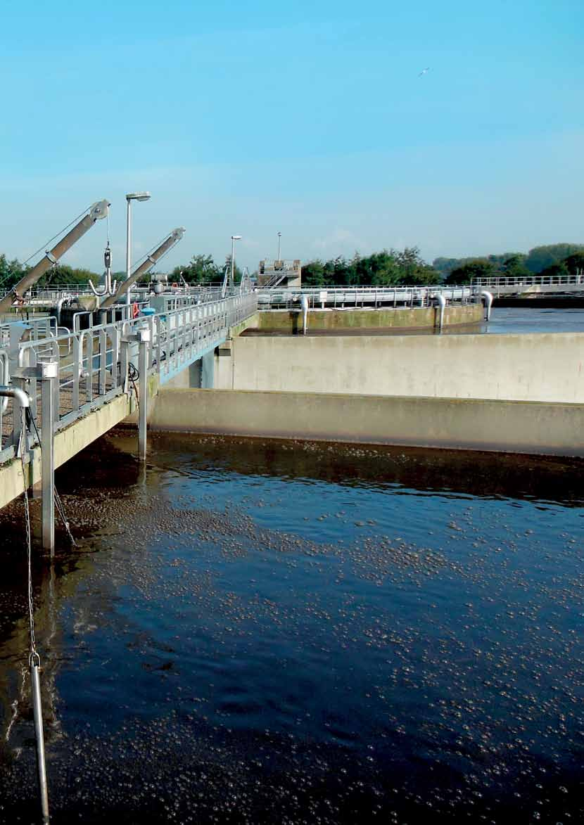 Water GROTE STAPPEN NAAR UNIFORME PROCES- AUTOMATISERING Een groot deel van de procesautomatisering (PA) van de zuiveringsinstallaties en rioolgemalen van het hoogheemraadschap van Rijnland (HHR) is