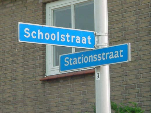 8. STRAATNAAMBORDEN Het college van Heusden stelt de straatnamen vast in samenwerking met een (advies) commissie straatnaamgeving.