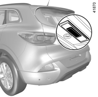 RENAULT "HANDSFREE" CARD: gebruik (2/4) 2 Handsfree ontgrendelen Terwijl de RENAULT-card zich in gebied 1 bevindt, drukt u op knop 2 van de handgreep van de twee voorportieren: de auto wordt