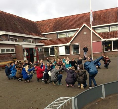 De kinderen kregen de opdracht te raden wat de code te maken had met