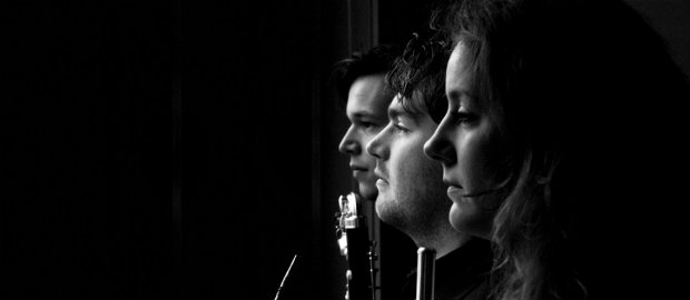 Nummer 57 Pagina 3 De musici Trio Cortado bestaat uit fluit, althobo en basklarinet en is in 2012 opgericht.