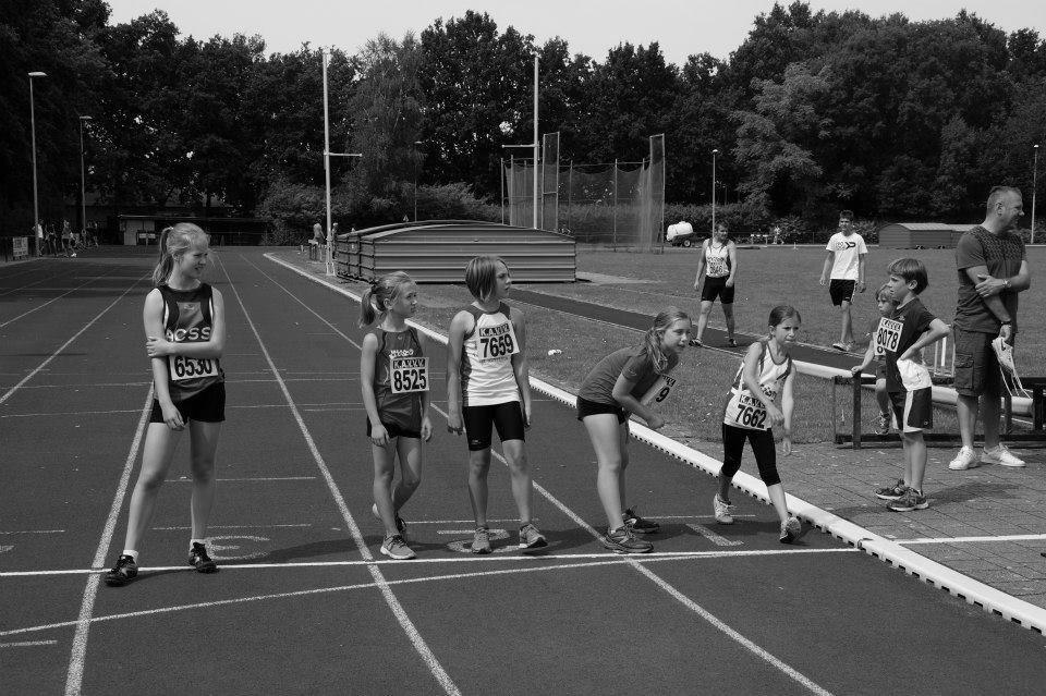 Op de 200m en 800m konden we ook weer knappe tijden optekenen voor onze Vliegende Schoenen: NAAM 200m 800m NAAM 200m 800m Elise 39.00 3.19.