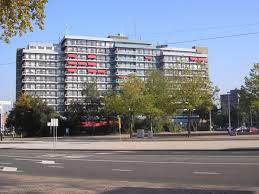 SIMEON EN ANNA Verzorgings- en verpleeghuis Liggend in Rotterdam-Zuid aan de rand van Vreewijk
