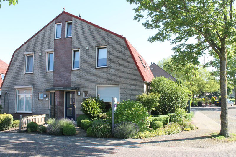 De woning is erg rustig gelegen, op een perceel van ca. 228 m2.