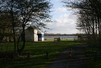 In het recreatieseizoen (apr-okt) bij mooi weer is het Kure Jan strand een drukbezochte zwem- en zonlocatie voor recreanten uit de regio.