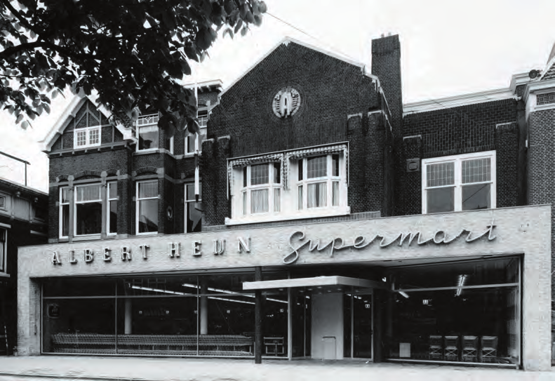 Albert Heijn, jaren 60, Zaandamse Westzijde Kienspel de lokroep van Albert Heijn Hamsters, keuken minispeelgoed, zegeltjes, bonuskaart, voetbalplaatjes, de jaarlijkse Route 99 en tal van andere
