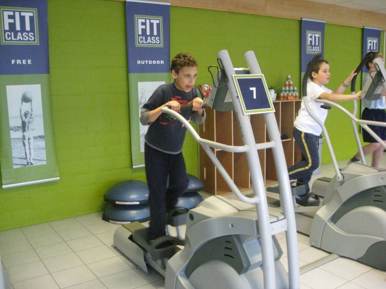 Dit trimester gingen wij met onze klas gaan fitnessen!