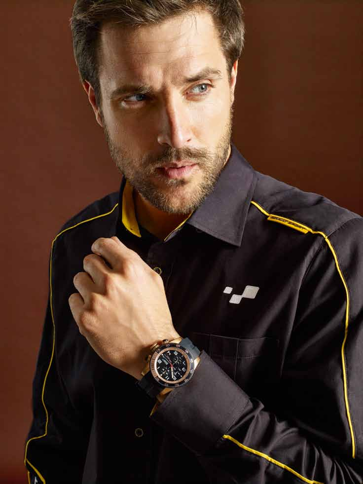 Grijs 77 11 579 440 Chronografisch Renault Sport horloge Gold stalen kast en armband in zwart silicone.